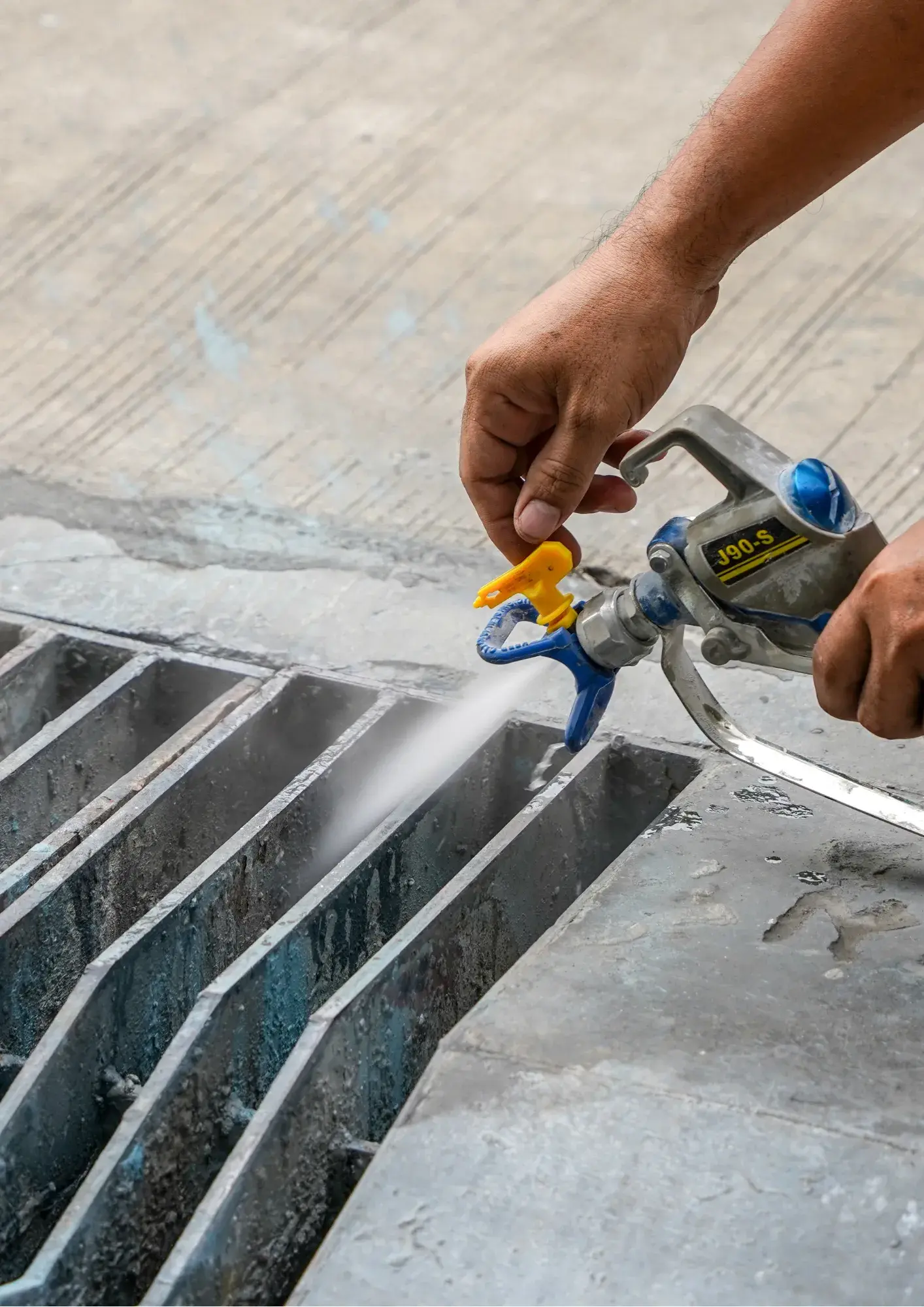 เครื่องพ่นสีแรงดันสูง: งานพ่นสีแบบมือโปร!  | airless sprayer